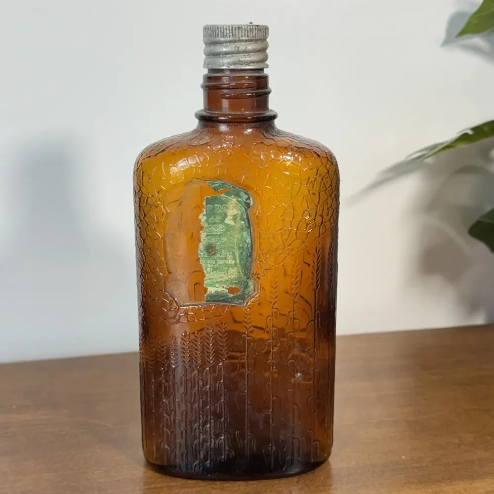 Vintage Old Cabin Still De Luxe Whiskey Amber Glass Bottle Canada Distillery